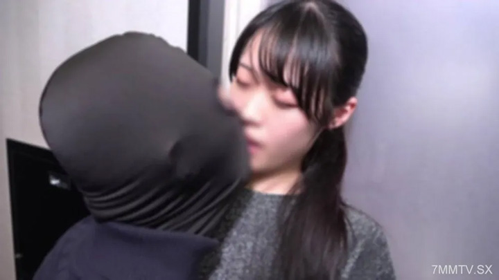 FC2-PPV-4675453一位脫皮,高大,苗條,美麗,美麗的身體女孩在中訓練。他在晚上的加時時間裡打了一個帽子戲法。