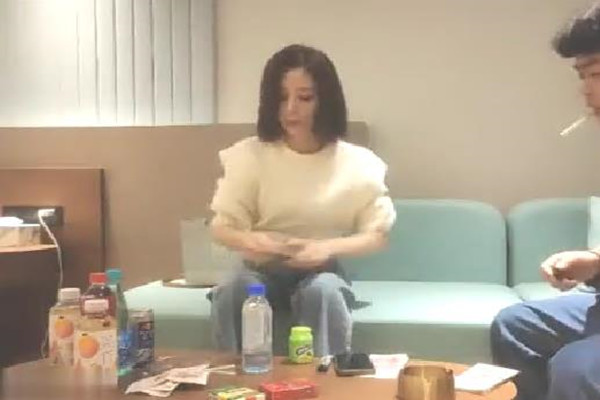 探花 御 姐 一个接一个 口 技 一流第一次 秒 射 再次持久